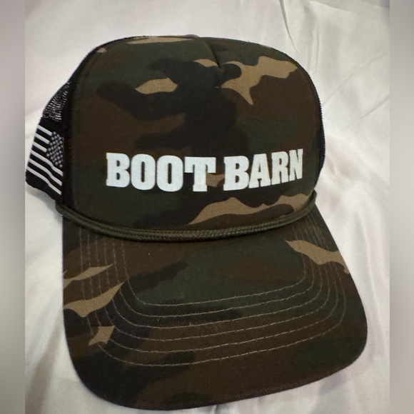 Camo boot barn Trucker Hat - Picture 1 of 3